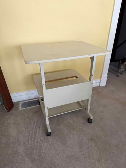 Photo of free Computer/printer rolling table (Maplewood) #4
