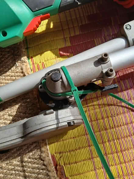 Photo of free Telescopic hedge trimmer (TW12) #2