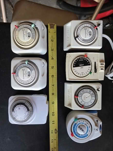 Photo of free timers - mechanical (Farmington @ 11 Mile) #1