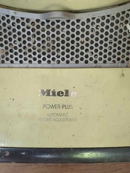 Photo of free Miele upright hoover working (Shippon OX13) #3