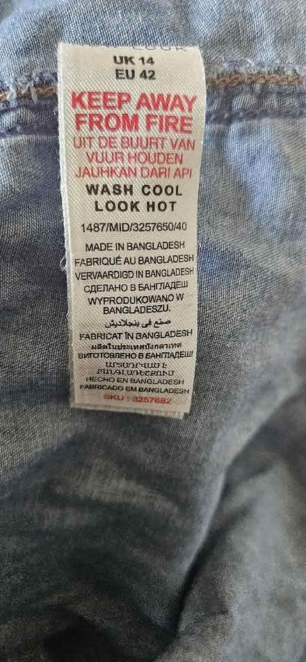 Photo of free Denim shirt (women's) (Hope-under-Dinmore HR6) #3