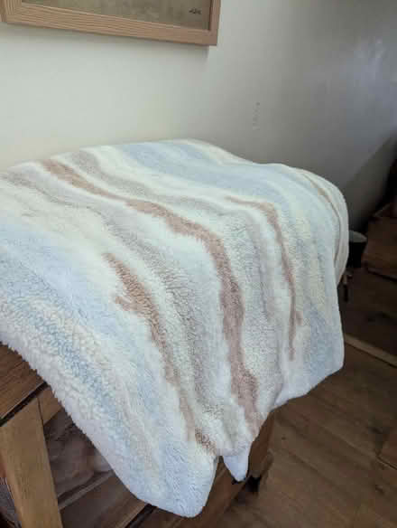 Photo of free 2 x 150 x 150 Throws (Grangeway area NN10) #2