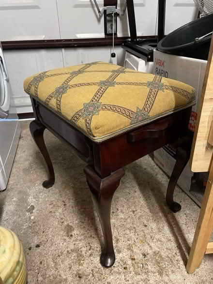 Photo of free Vintage piano stool (RH12) #1