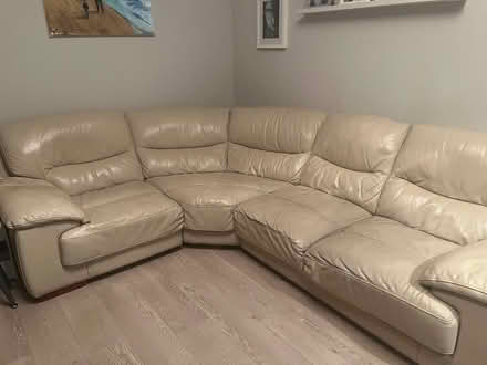 Photo of free Corner couch (D13Y0C6) #3