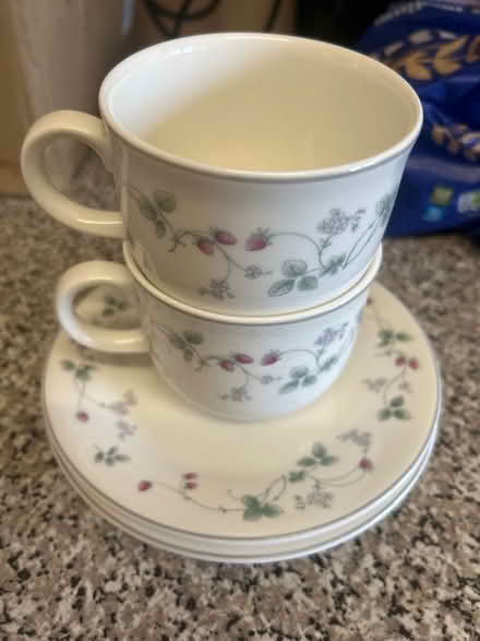 Photo of free cups and small plates (Stonehouse GL10) #1