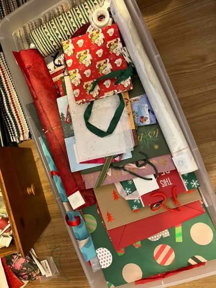 Photo of free Christmas gift bags (Winter Hill) #1