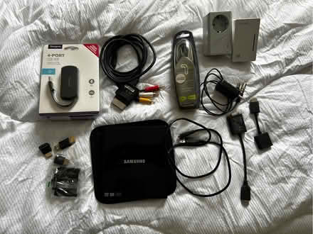 Photo of free Assorted Audio and PC cables (Tooting SW17) #1