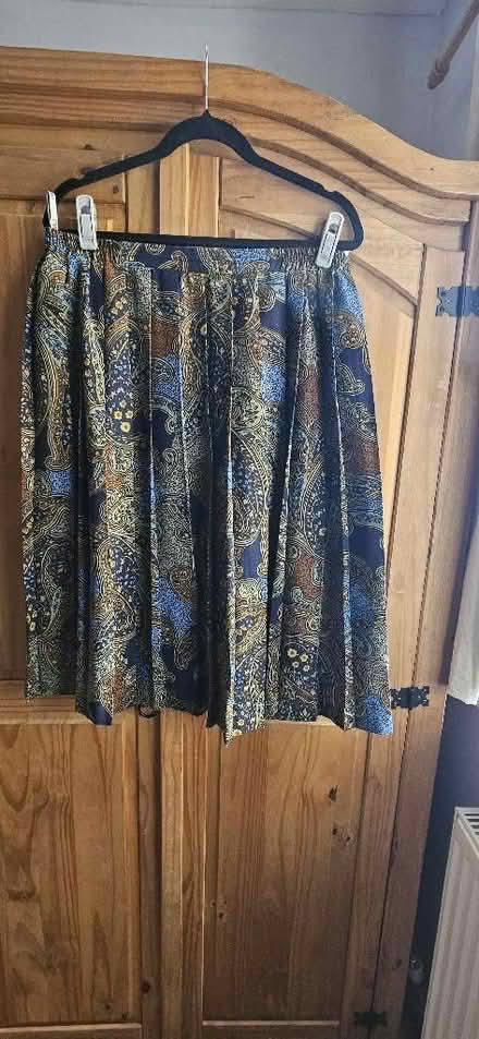 Photo of free Vintage print skirt (Hope-under-Dinmore HR6) #1