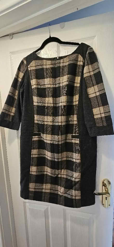 Photo of free Formal dress (Hope-under-Dinmore HR6) #1