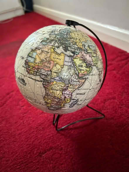 Photo of free Globe puzzle/ornament (Innsworth GL3) #1