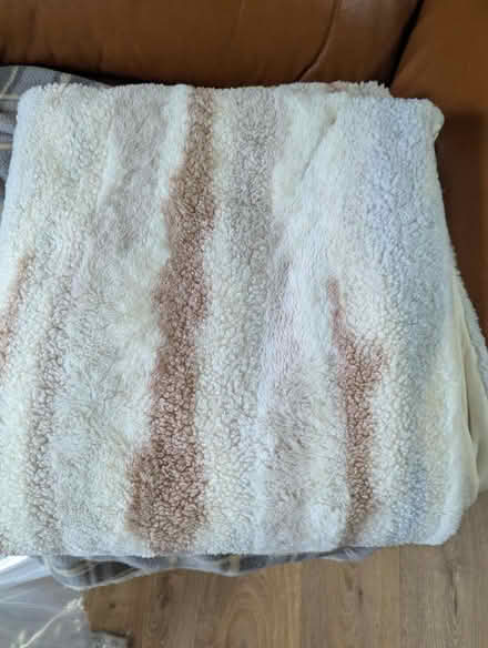 Photo of free 2 x 150 x 150 Throws (Grangeway area NN10) #1