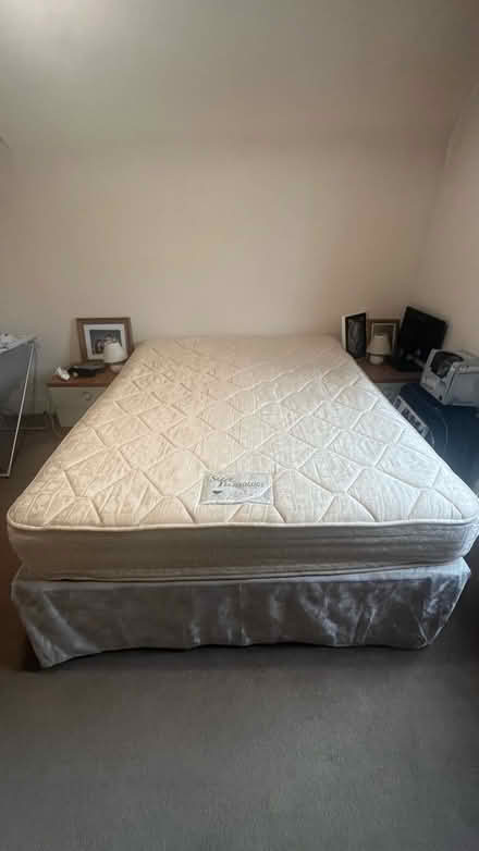 Photo of free King size bed (Rh6 9) #1