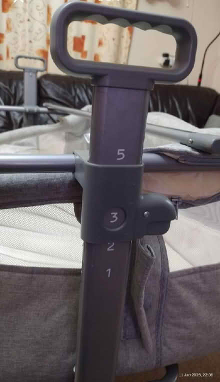 Photo of free By My Bedside Cot Crib Bassinet (Totteridge HW HP13) #4