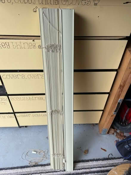 Photo of free Venetian slat blind (PE3 Bretton) #1