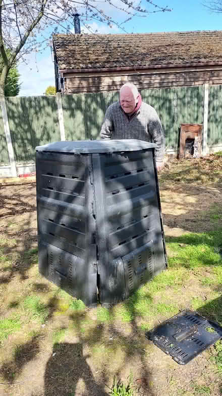 Photo of free Compost bin (not husbandš¤£) (Wickford SS12) #2