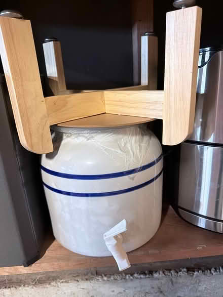 Photo of free Water dispenser (Golden Way and Lincoln Way) #1