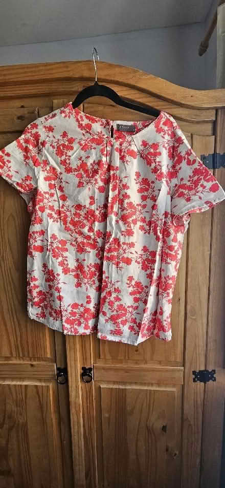 Photo of free Lovely women's top (Hope-under-Dinmore HR6) #1