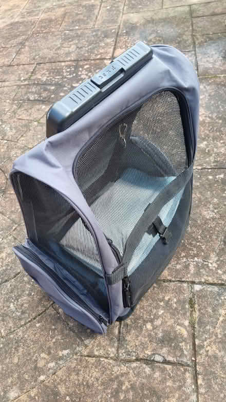 Photo of free Cat carrier (Glen Parva, Leicester LE2) #2