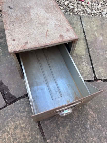 Photo of free metal drawers (Abingdon-on-Thames OX14) #2