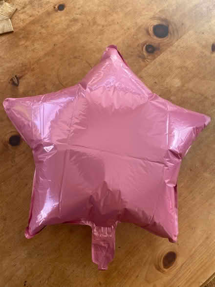 Photo of free Pink star foil balloon (Bare LA4) #1