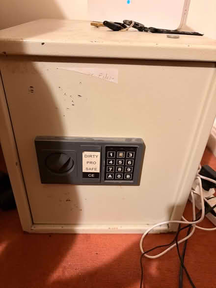 Photo of free Safe with 1 key (Central Liverpool L3) #1
