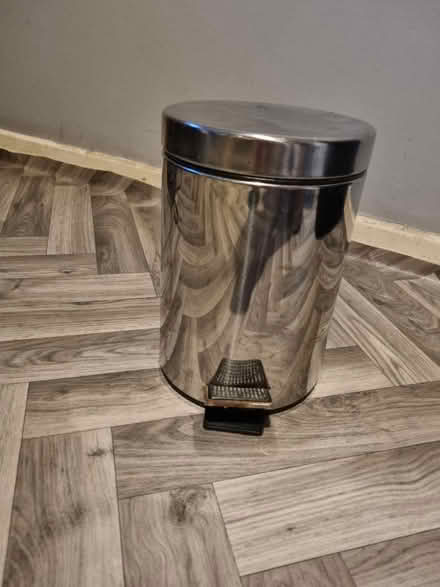 Photo of free Very small pedal bin (SE20) #2
