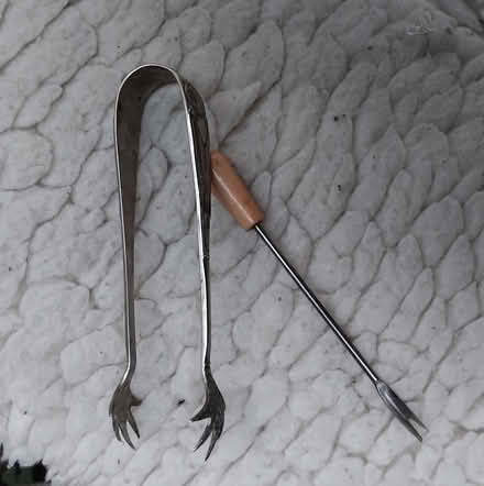 Photo of free silver serving tongues, and olives serving fork (islington N1) #1