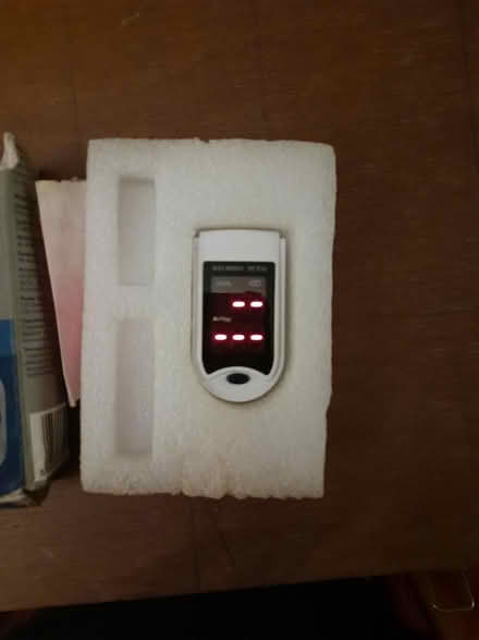 Photo of free Pulse Oxometer (oxygen/pulse) (Kew TW9) #1