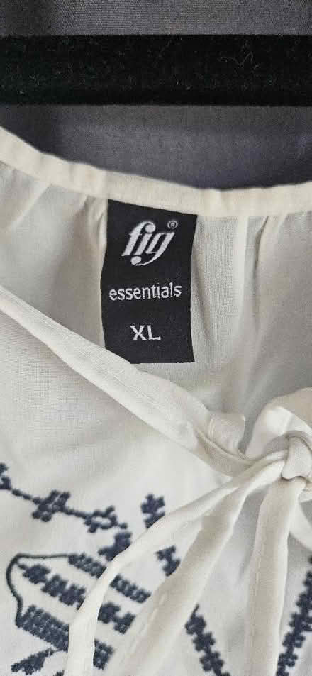 Photo of free Beautiful women's top (Hope-under-Dinmore HR6) #2