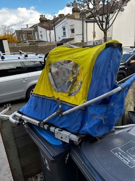 Photo of free Trail-a-tot bike trailer for kids (South Norwood SE25) #3