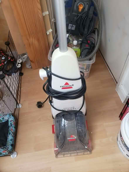 Photo of free Bissell carpet cleaner (Wandsworth Common SW12) #1