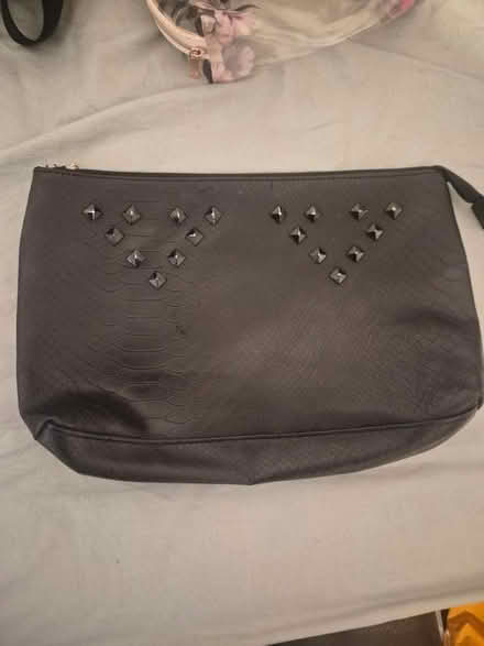 Photo of free Large cosmetic bag (HA7) #1