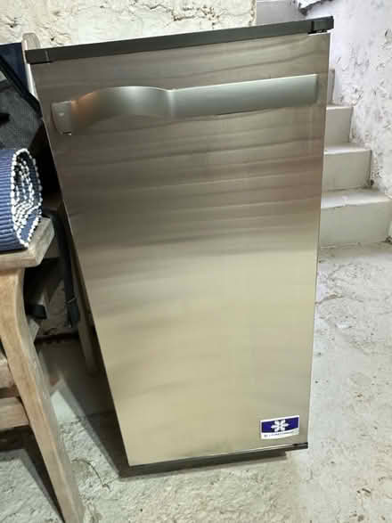 Photo of free Manitowoc ice maker (3 Hoffman place Newport, RI) #1