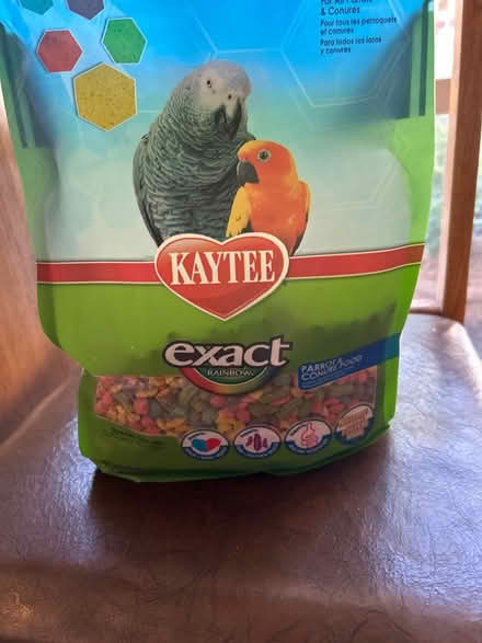 Photo of free Parrot and Conure Food (94087) #1