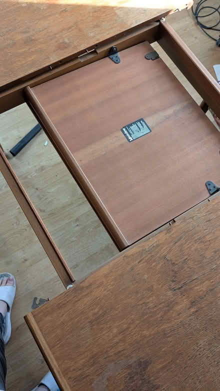 Photo of free 6 ft extending oak table (Havant PO9) #2