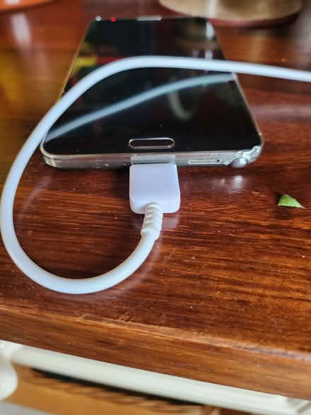 Photo of free Samsung Note 3 Mobile Phone with charging Lead (Little Lyth SY3) #2