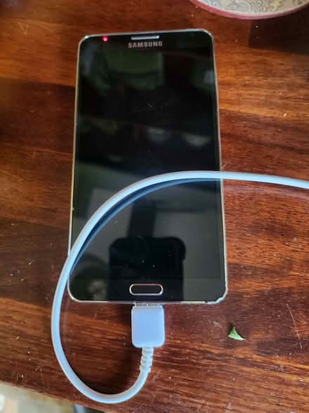 Photo of free Samsung Note 3 Mobile Phone with charging Lead (Little Lyth SY3) #1