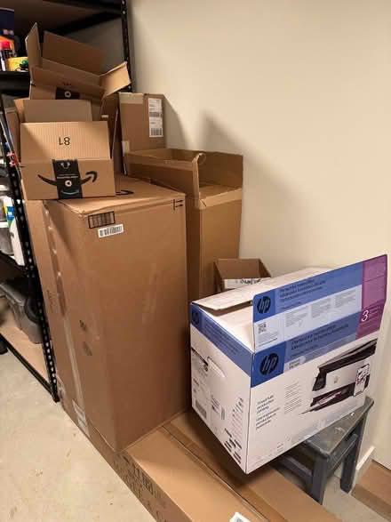 Photo of free Variety of boxes (Wallingford) #1