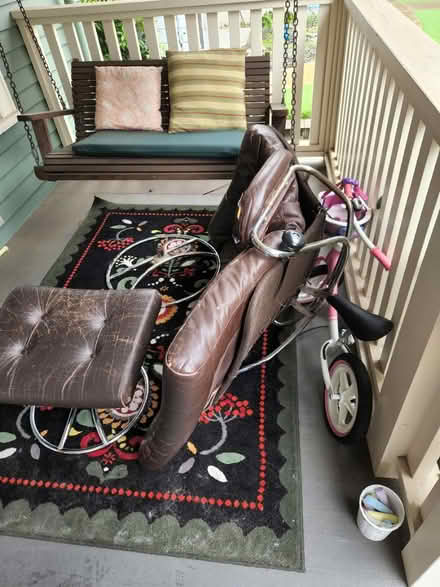 Photo of free Ekornes chair, broken, 45 years old (Ravenna/Bryant) #1