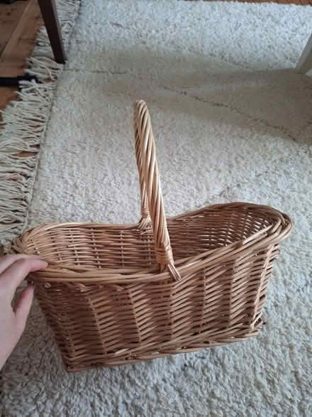 Photo of free Wicker basket with handle (Walthamstow E17) #1