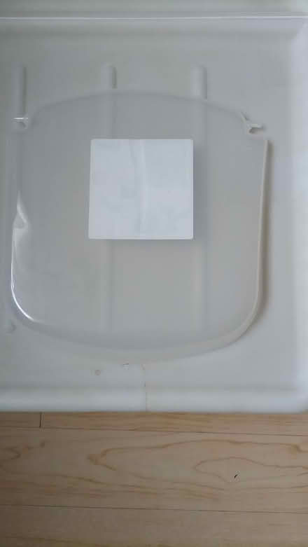 Photo of free Cat hooded litter tray – doors (Cardiff City Centre, CF10) #3