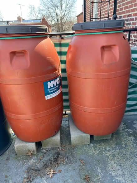 Photo of free rain barrel (Bronx, NY 10469) #2