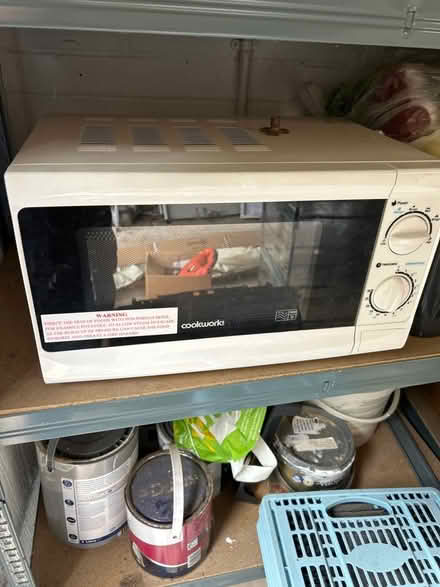 Photo of free Microwave (Finchampstead RG40) #1