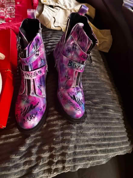 Photo of free girls clothing & shoes (Stockbridge-138@155 Rockdale) #1