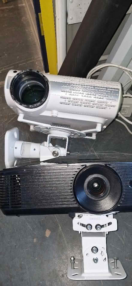 Photo of free Projector and screens (Mill Hill BB2) #1