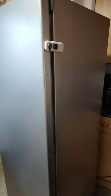 Photo of free Freezer (BD13) #4