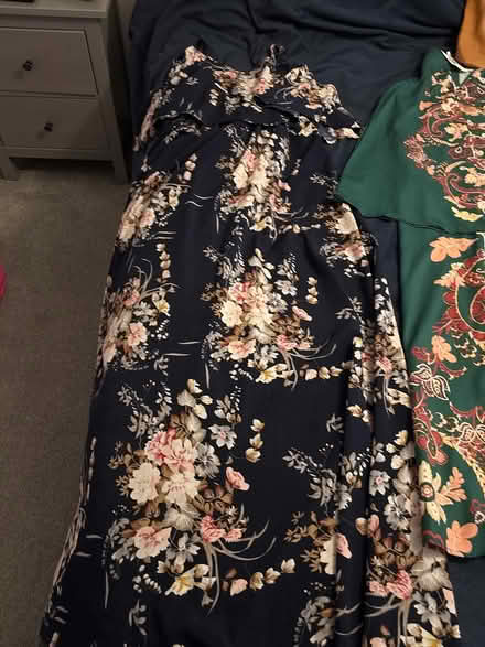 Photo of free Women’s clothes size 12 and bag (High Wycombe HP10) #2