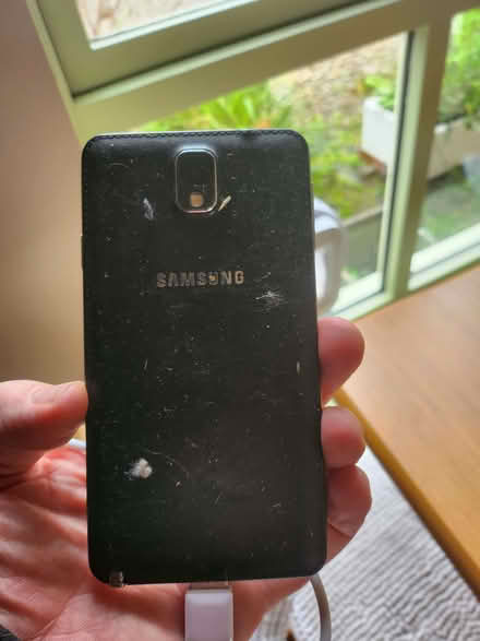 Photo of free Samsung Note 3 Mobile Phone with charging Lead (Little Lyth SY3) #3