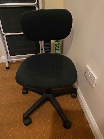 Photo of free Small computer chair (Ashton PR2) #1
