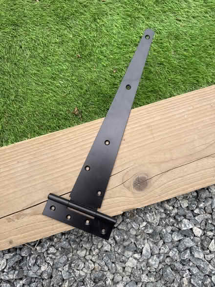 Photo of free Gate hinge (Wickford SS12) #1